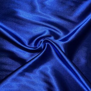 Saten Midnight Elegance – tamna, elegantna i svilenkasto glatka tkanina. Idealna za večernje haljine, posteljine i luksuzne dekoracije.