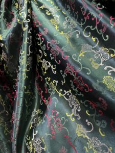 Zeleni Barok je nežno zeleni žakard sa baroknim motivima