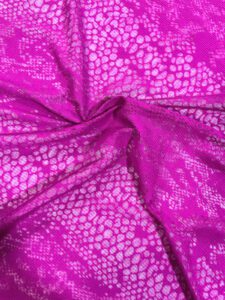 čipkasta tkanina u ciklama boji