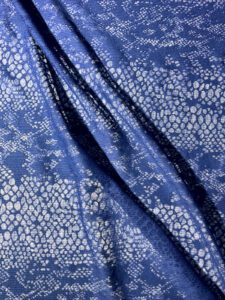 čipkasta tkanina u lavandi