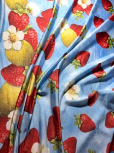 tkanina sa voćnim motivima