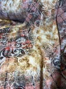 Tkanina sa cvetnim uzorkom