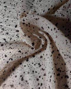 tkanina sa šarenim uzorkom