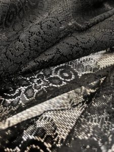 crna čipka sa bordurom