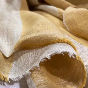 tkanina u žutoj i beloj boji