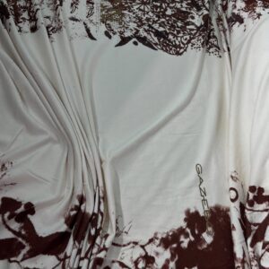 tkanina sa motivom u smešnim tonovima