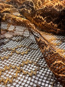 mrežasta tkanina u smešnim tonovima