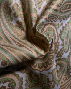tkanina sa paisley uzorkom