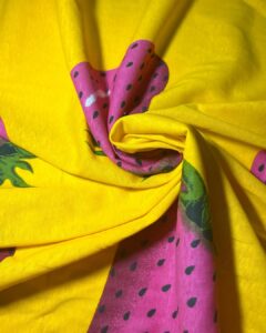 tkanina sa motivom jagoda