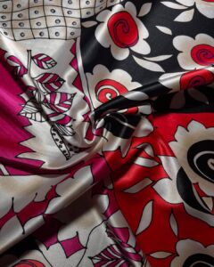 saten tkanina sa cvetnim uzorkom