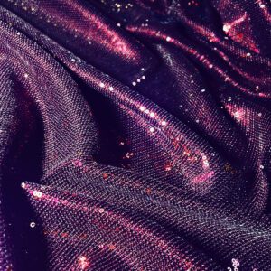 magenta šljokice na tkanini