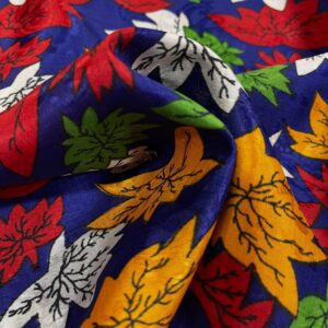 šarena tkanina sa motivima lišća