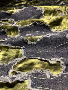 denim tkanina sa rupama