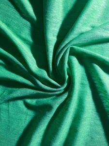 zelena trikotažna tkanina