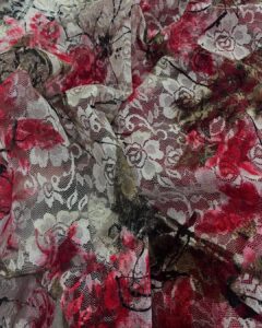 čipka sa cvetnim uzorkom