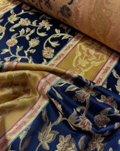 tkanina sa cvetnim motivima