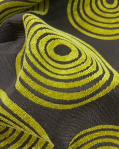 tkanina sa kružnim uzorkom