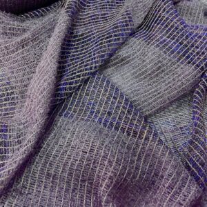 tkanina u ljubičastoj nijansi