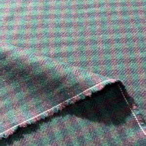 Vuneni štof sa kariranim uzorkom u tamnozelenoj i vino-bordo boji