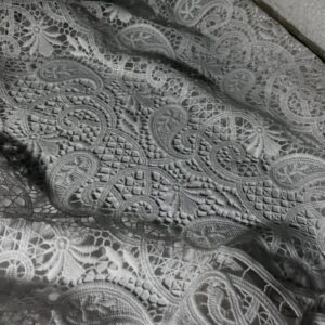 Luksuzna bela gipir čipka sa mandala motivima