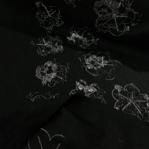 Elegantni crni vuneni štof sa srebrnom bordurom