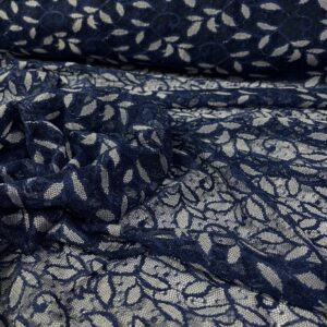 Luksuzna tamnoplava čipka sa floralnim dezenom