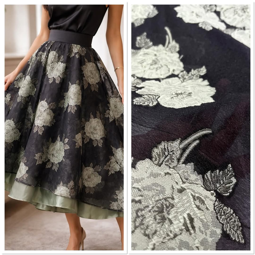 Elegantni brokat sa reljefnim cvetovima u zelenkastim tonovima