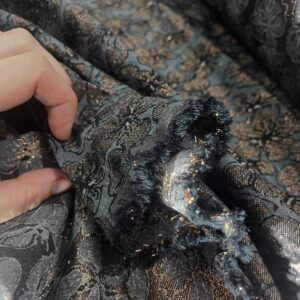 Luksuzni brokatni žakard sa zlatnim floralnim motivima