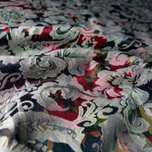 Elegantni satenski keper sa floralnim dezenom